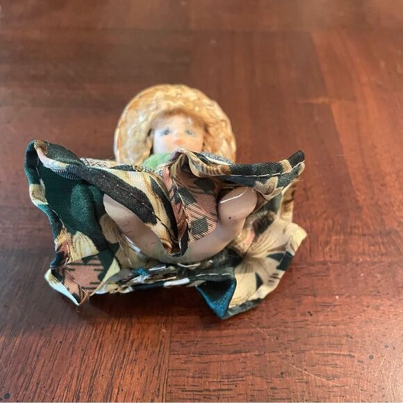 Vintage Doll Anne of Green Gables Figurine 2.5" tall - Picture 4 of 7